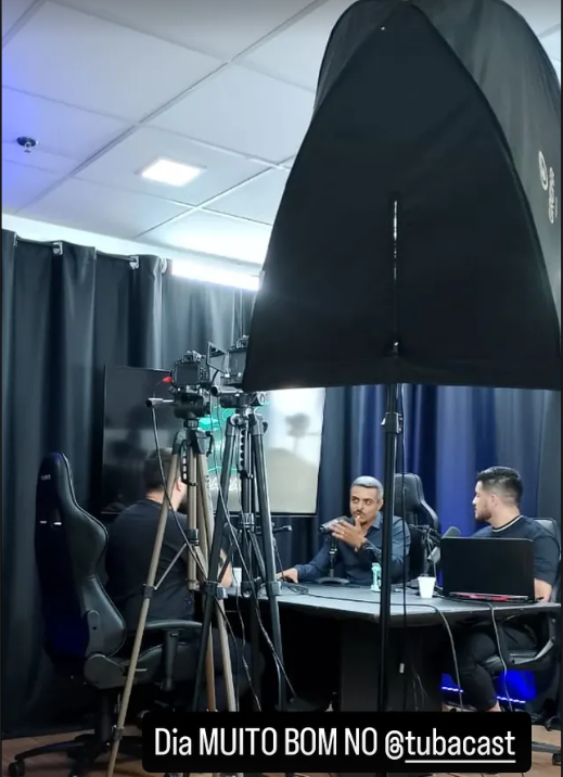 TubaCast bastidores